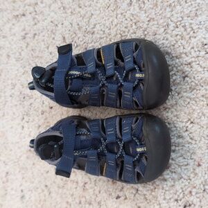 Keen Newport H2 Little Kids Size 10